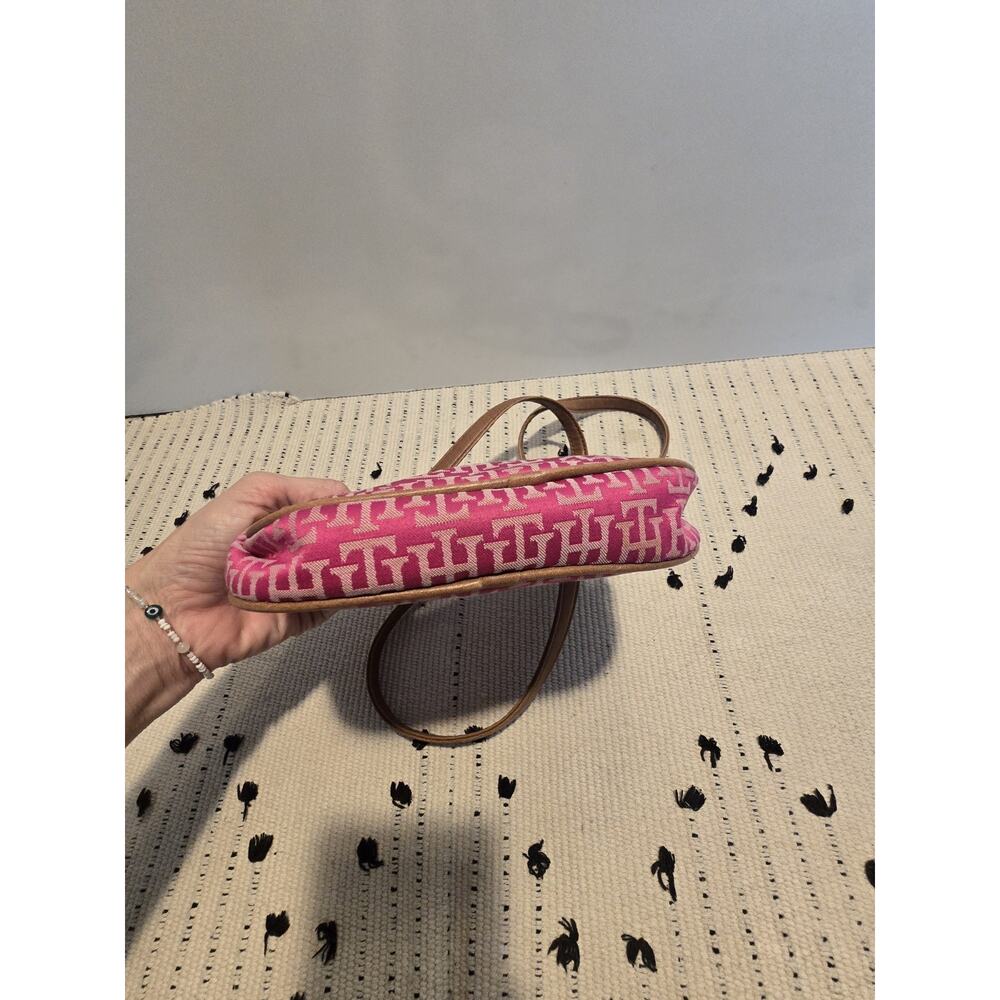 TOMMY HILFIGER SIGNATURE TH LOGO PRINT PINK JACQUARD CANTEEN CROSSBODY PURSE Y2K - Picture 8 of 9